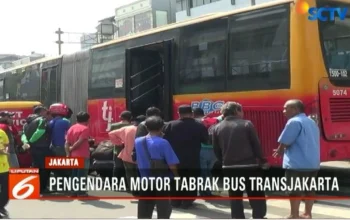 Pengendara Motor Tewas Usai Tabrak Bus TransJakarta di Halte Lenteng Agung, Jakarta Selatan