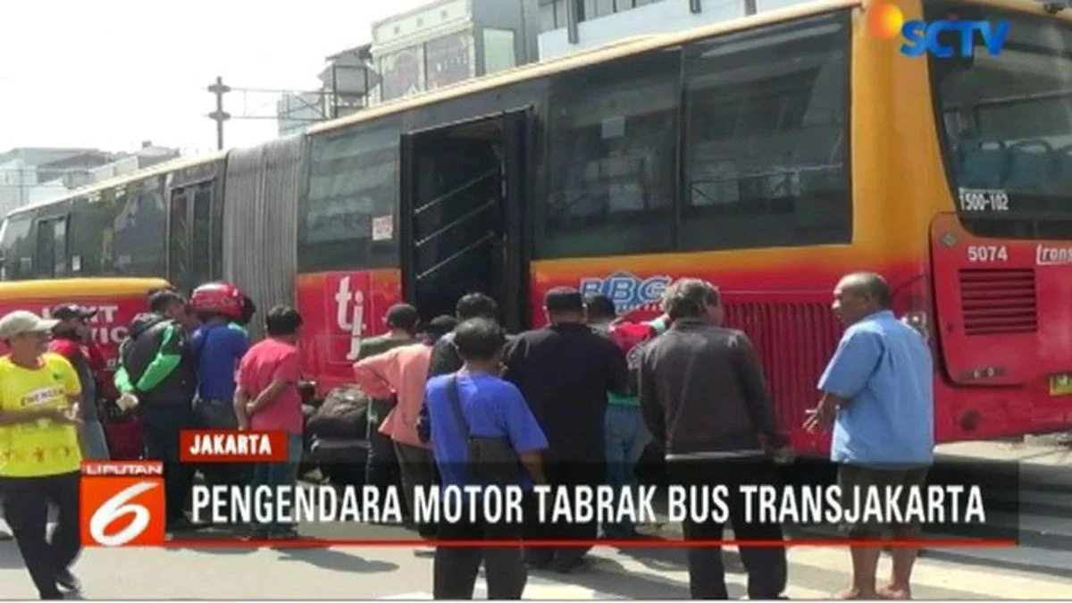 Pengendara Motor Tewas Usai Tabrak Bus TransJakarta di Halte Lenteng Agung, Jakarta Selatan