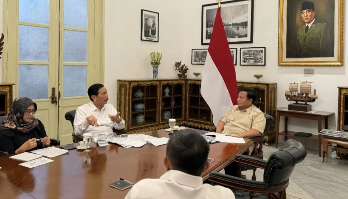 Prabowo dan Luhut Bahas Ketahanan Ekonomi di Istana: Langkah Strategis Jaga Daya Beli dan Tarik Investasi Timur Tengah