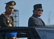 Prabowo Subianto Gelar Pertemuan Empat Mata dengan Kapolri, Fokus pada Keamanan Nasional dan Reformasi Kepolisian