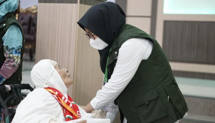 Remaja Rizki, 17 Tahun, Jadi Jemaah Haji Termuda yang Menginspirasi Generasi Muda