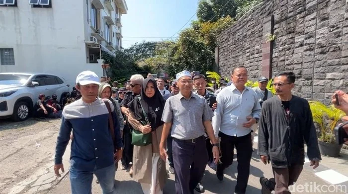 Rencana Geruduk Rumah Jokowi di Solo Gagal, Massa Tak Tiba, Relawan Lebih Dulu Hadir