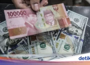 Rupiah Merosot ke Level Terlemah, Ancaman Tembus Rp 17.500 per Dolar AS
