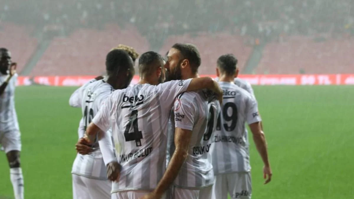 Samsunspor vs Beşiktaş: Kemenangan 2-1 yang Mengguncang Liga, Kritik Pedas pada Sergen Yalçın