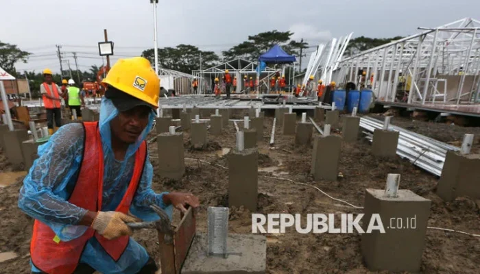 Seskab Teddy Tinjau Progres Huntara Senen: 324 Unit Hunian Sementara Hampir Rampung