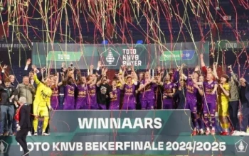 Smit Bintang Piala KNVB: AZ Alkmaar Raih Gelar Pertama 13 Tahun, Sementara Kontroversi Paspor Mengguncang KNVB