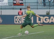 Sonny Stevens Raih 100 Penampilan Bersama Dewa United, Persib Jadi Saksi Sejarah