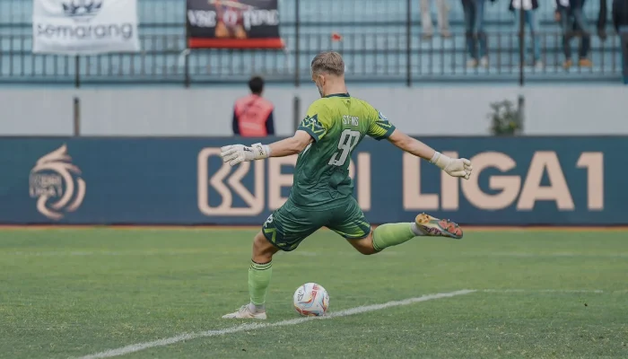 Sonny Stevens Raih 100 Penampilan Bersama Dewa United, Persib Jadi Saksi Sejarah