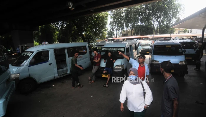 Sopir Angkot Bakar Rekan di Tanah Abang, Insiden Memicu Keprihatinan Publik