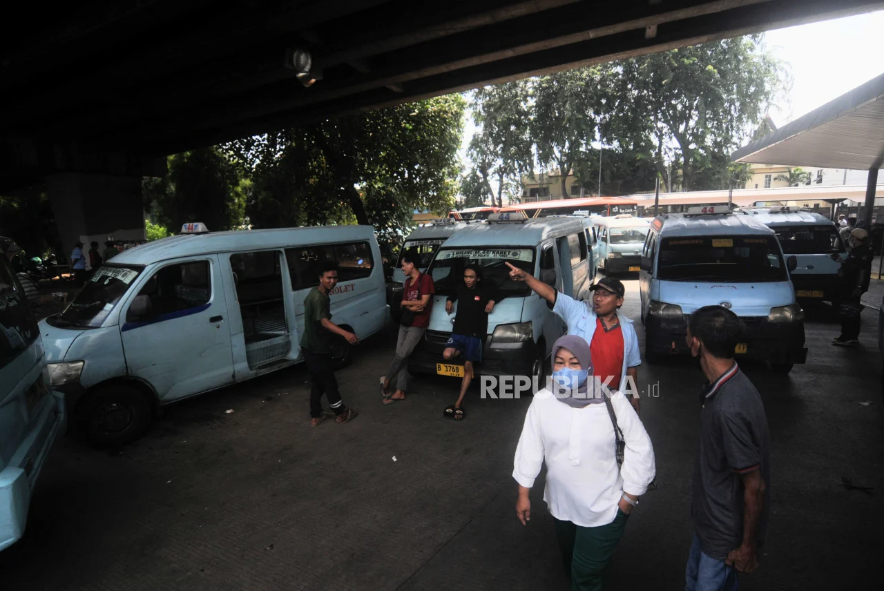 Sopir Angkot Bakar Rekan di Tanah Abang, Insiden Memicu Keprihatinan Publik