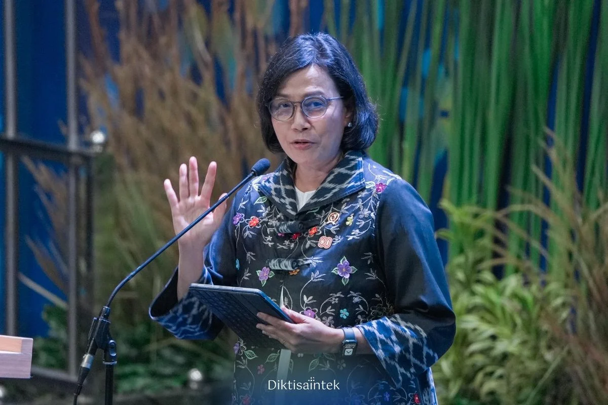 Sri Mulyani: Hidup di Bantaran Rel, Perjuangan Membesarkan Tiga Anak dengan Rp50 Ribu Sehari