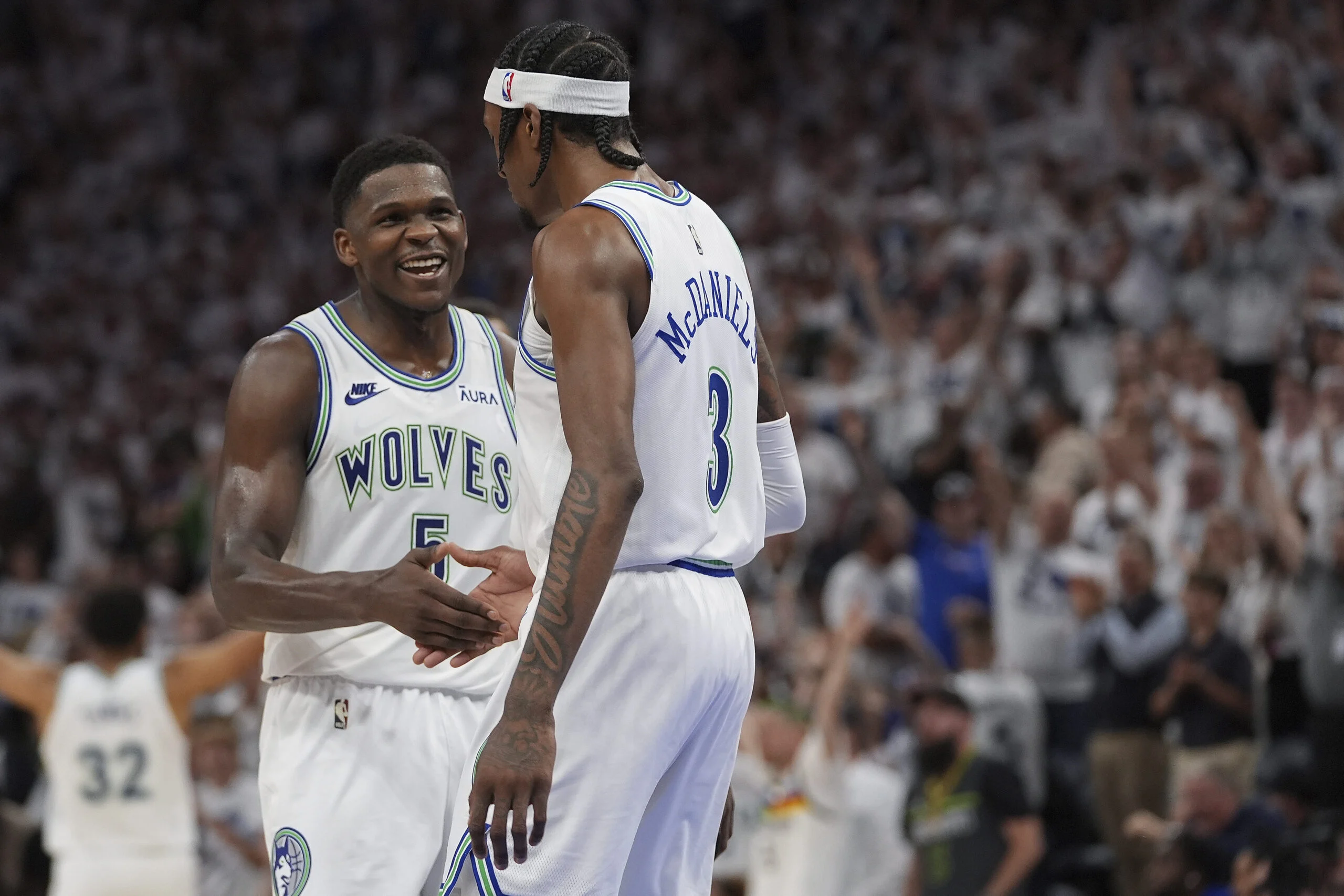 Timberwolves vs Nuggets: Kemenangan Besar 113-96, McDaniels Buktikan Kata-kata