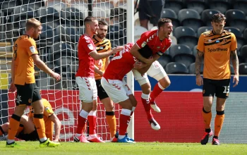 Transfer Bersaing: Charlton Athletic vs Hull City Mengejar Penyerang Lewes, Devonte West