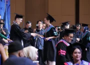 UMN Gelar Wisuda ke-30: Lulusan Dilengkapi AI, Human Skills, dan Komitmen Keberlanjutan
