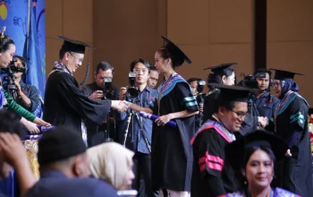 UMN Gelar Wisuda ke-30: Lulusan Dilengkapi AI, Human Skills, dan Komitmen Keberlanjutan