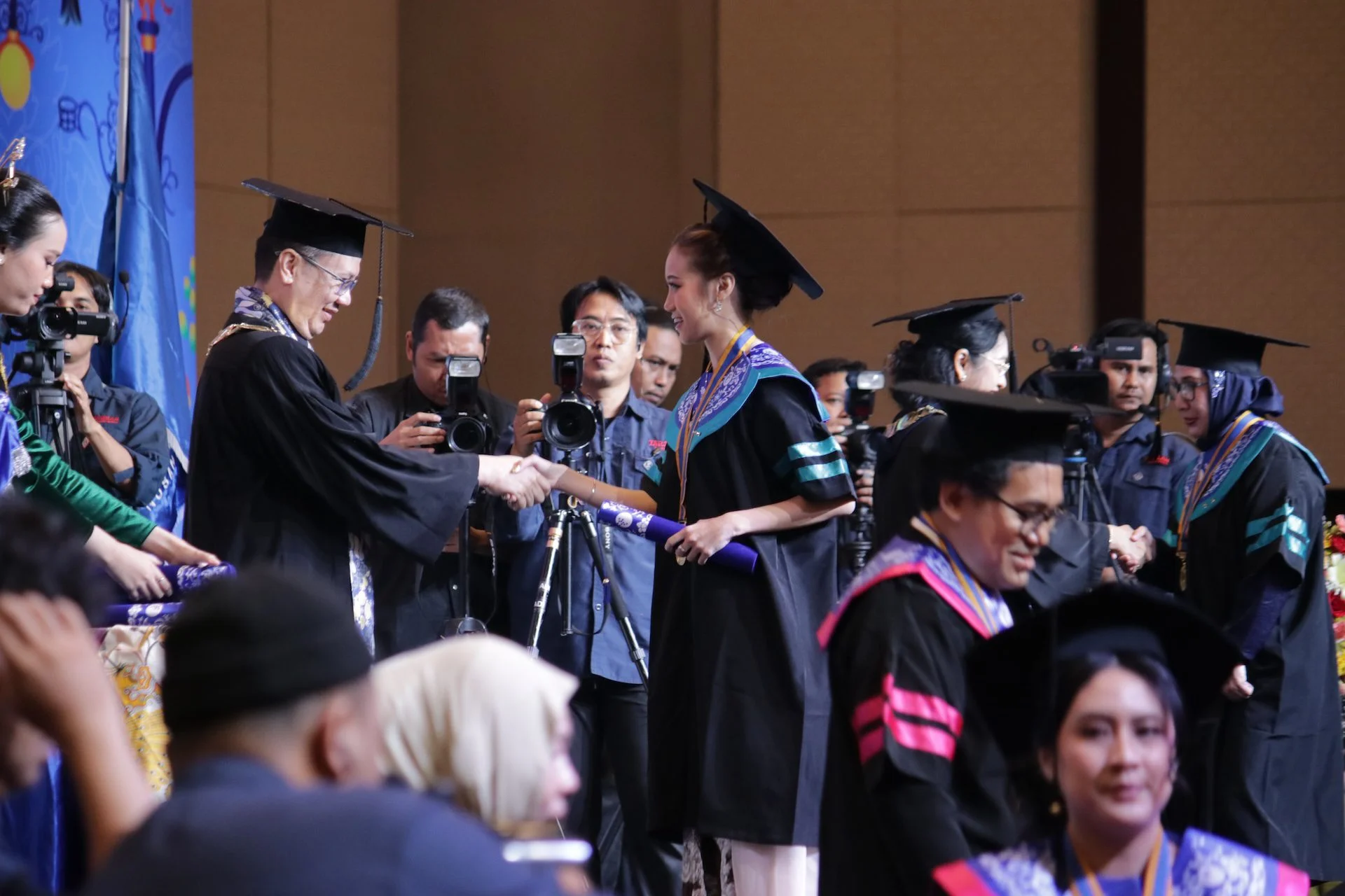 UMN Gelar Wisuda ke-30: Lulusan Dilengkapi AI, Human Skills, dan Komitmen Keberlanjutan