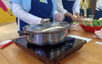 Viral! Emak-emak Masak Mi Pakai Kompor Listrik di Kereta Api, KAI Angkat Klarifikasi Hebat