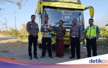Viral Ugal-Ugulan Travel di Tol Purbaleunyi: Sopir Ditilang, Perusahaan Putus Kerja