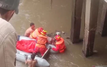 Warga Jagakarsa Dikejutkan Penemuan Mayat Tanpa Identitas di Kali Ciliwung