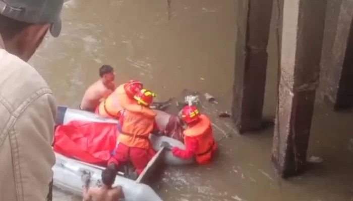 Warga Jagakarsa Dikejutkan Penemuan Mayat Tanpa Identitas di Kali Ciliwung