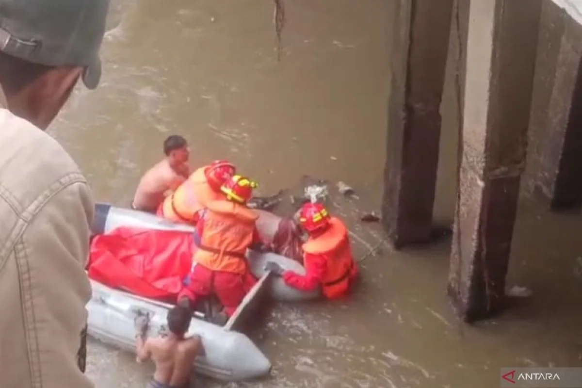 Warga Jagakarsa Dikejutkan Penemuan Mayat Tanpa Identitas di Kali Ciliwung