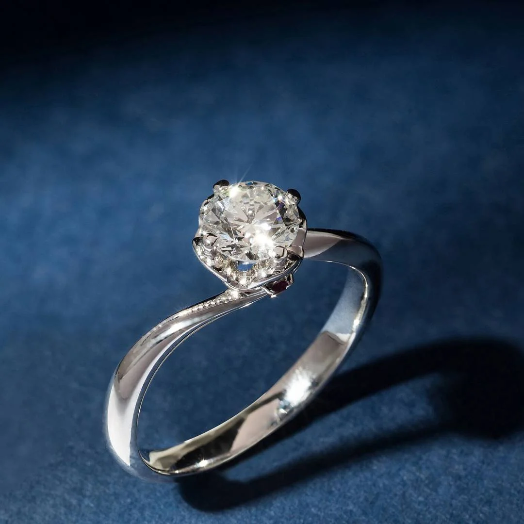 Zoë Kravitz dan Harry Styles Diduga Bertunangan Usai Tampil dengan Cincin Berlian di London