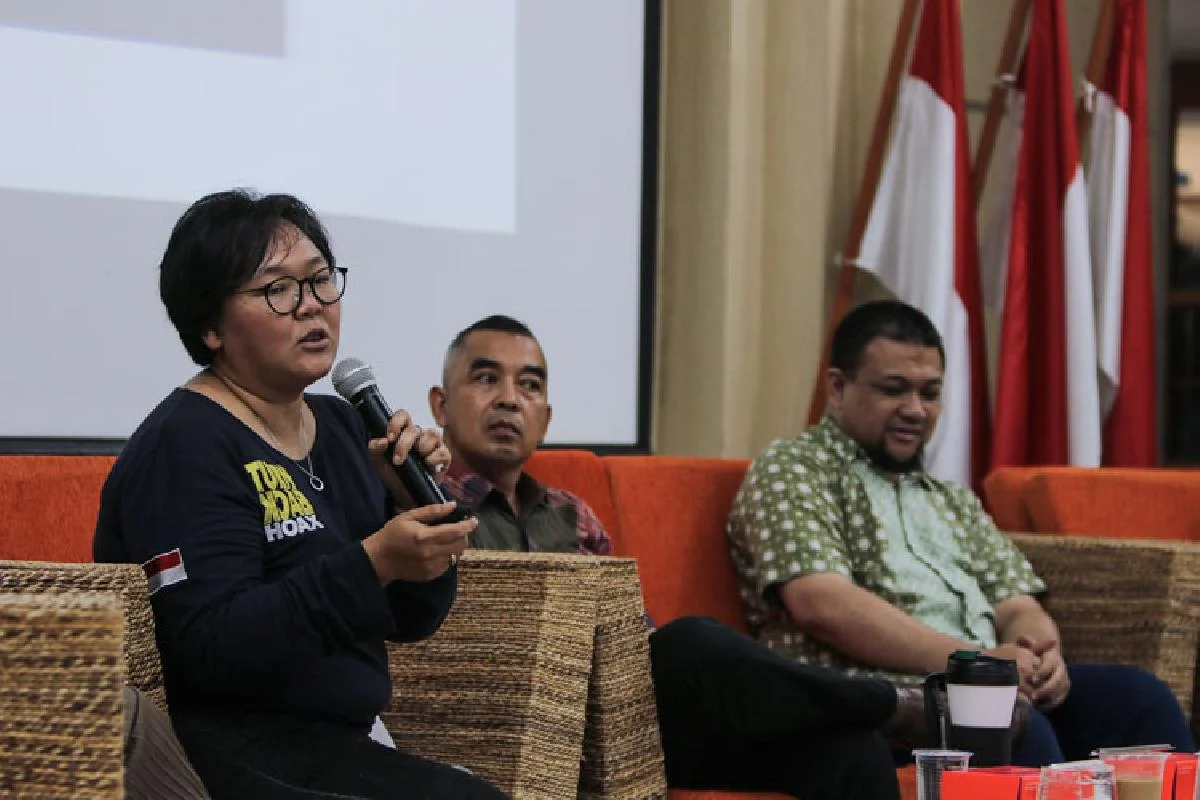 Abbie Chatfield Menghadapi Kritik dan Kontroversi: Dari Hubungan Terbuka hingga Isu Politik