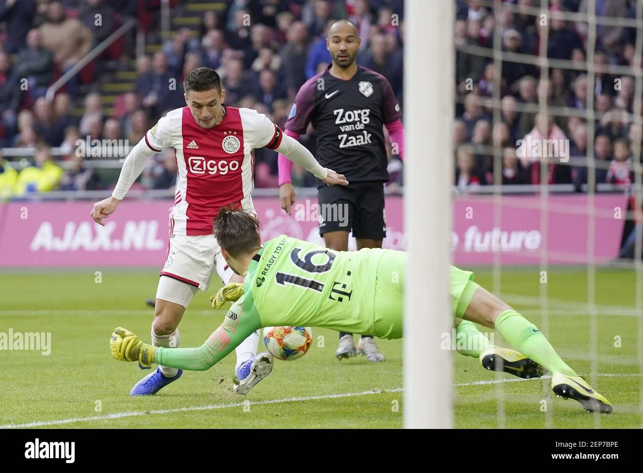 Ajax Amsterdam Kembali Kalah dari FC Utrecht, Maarten Paes Kebobolan Dua Gol