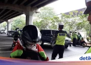 AKBP Polda Kalsel Diperiksa Propam Usai Viral Isap Rokok Sambil Nyetir Mobil Dinas
