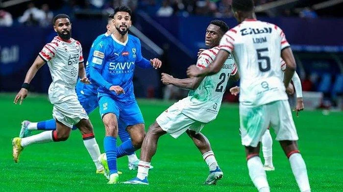 Al Qadisiyah Kejut Al Nassr, Al Hilal Menjaga Puncak: Drama Klasemen Liga Arab Saudi Memanas!