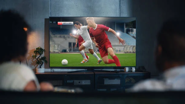 Apple TV Siap Mengudara Pertandingan Sepak Bola Profesional Pertama yang Difilmkan Seluruhnya Menggunakan iPhone 17 Pro