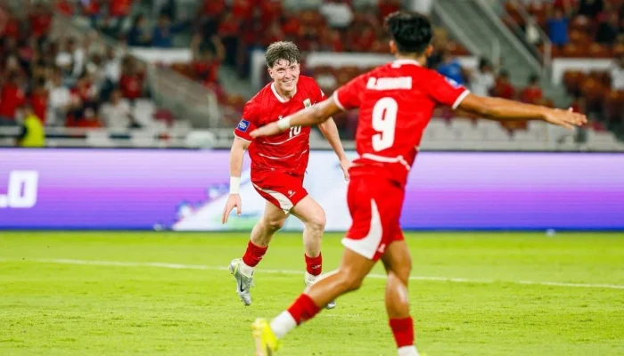 Arsenio Valpoort: Indonesia, Negara Miskin yang Gila Sepakbola