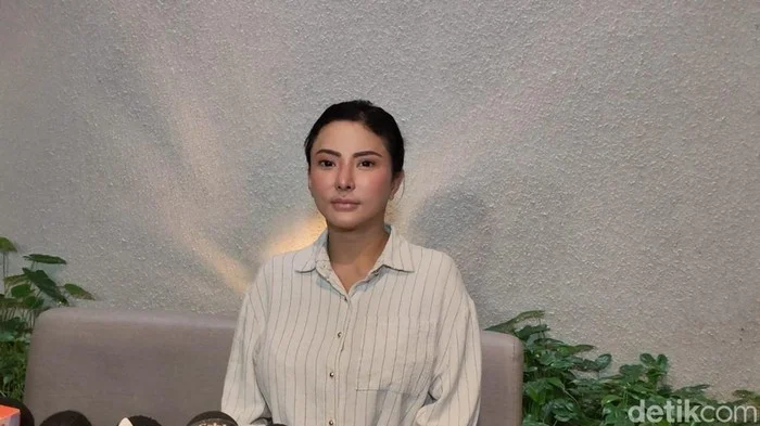 Ayu Aulia Buka Suara Soal Isu Dihamili Pejabat hingga Operasi Pengangkatan Rahim