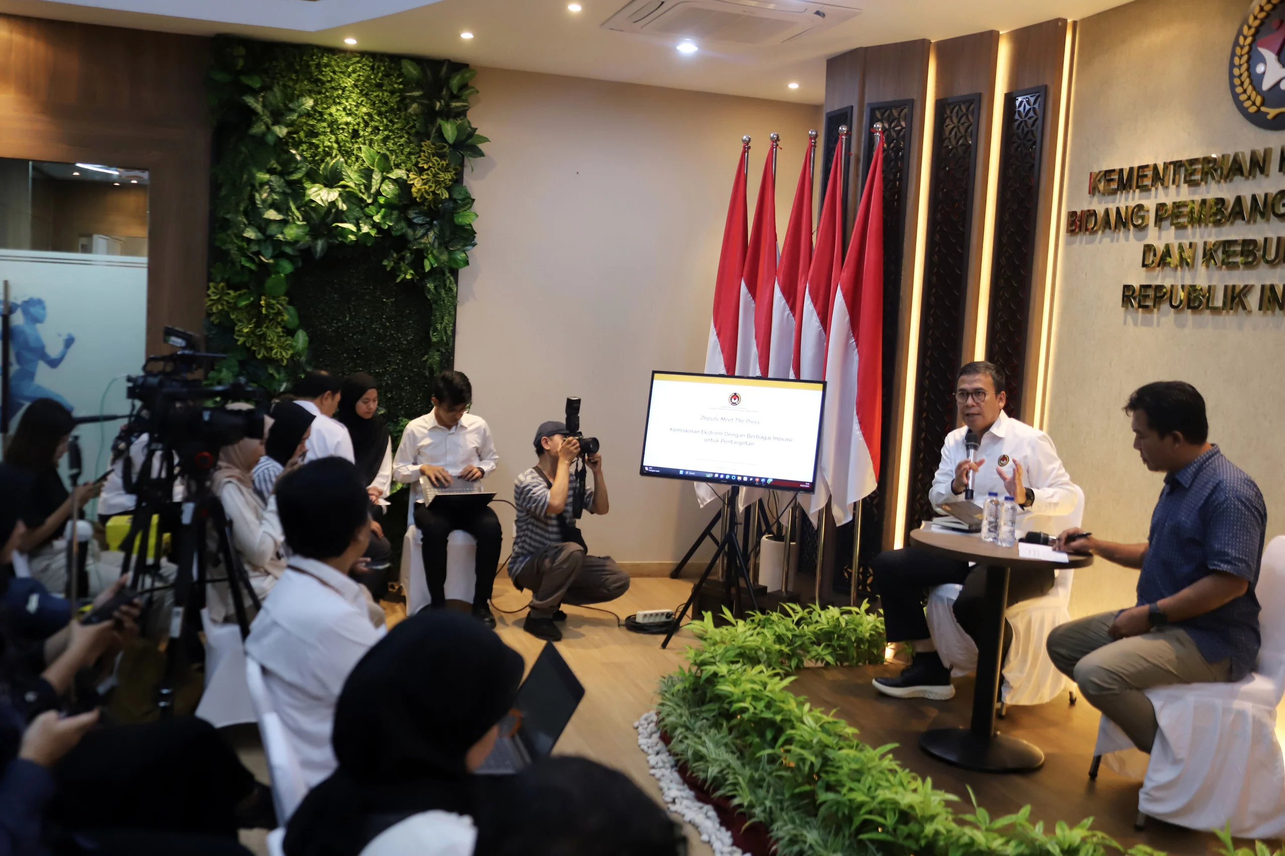 Bantuan Sosial untuk Masyarakat: Upaya Pemerintah dalam Meningkatkan Kesejahteraan