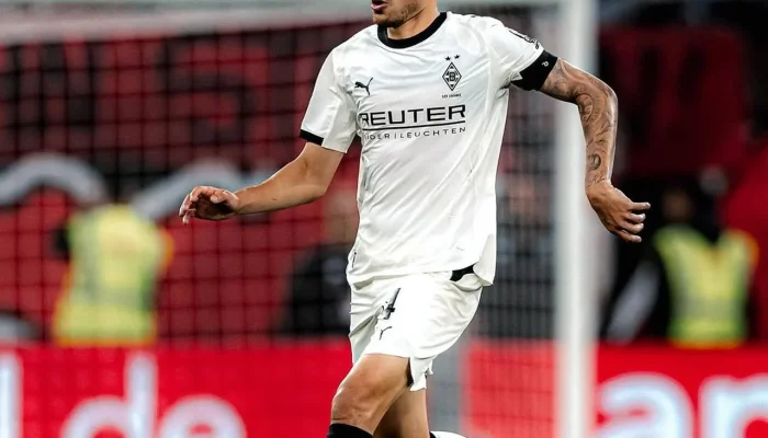 Borussia Monchengladbach Tanpa Dua Pemain Kunci, Kevin Diks Jadi Tumpuan di Markas Augsburg