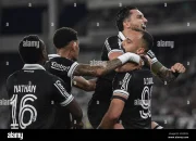 Botafogo Vence Corinthians com Hat-trick de Arthur Cabral