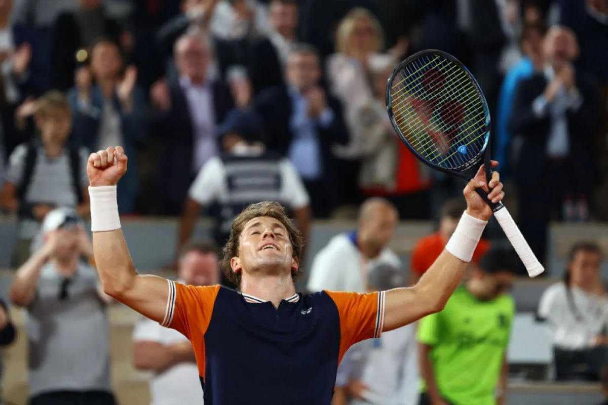 Casper Ruud Bangkit dari Keterpurukan untuk Menang di French Open