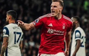 Chris Wood Bawa Nottingham Forest ke Puncak Liga Europa: Penalti Krusial dan Harapan Akhir Musim
