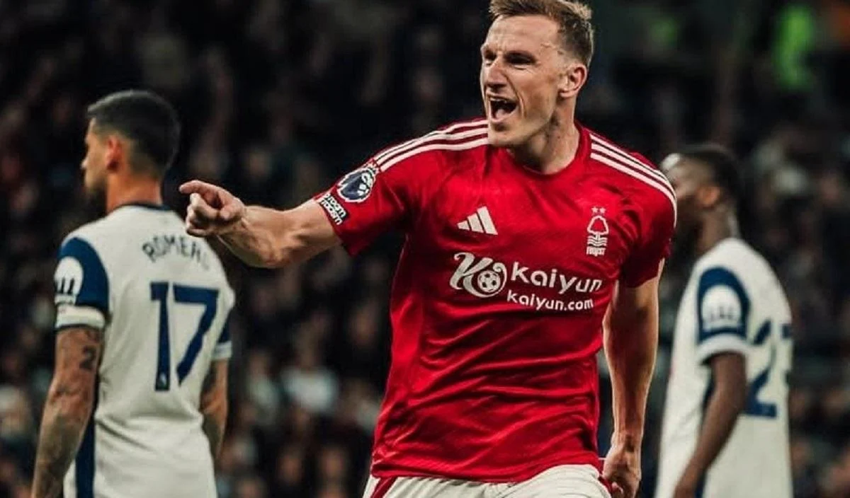 Chris Wood Bawa Nottingham Forest ke Puncak Liga Europa: Penalti Krusial dan Harapan Akhir Musim