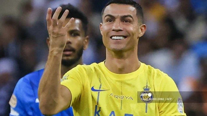 Cristiano Ronaldo Menangis Bahagia Setelah Al Nassr Juara Liga Arab Saudi