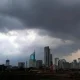 Cuaca Hari Ini: Surabaya Cerah hingga Berawan, Jakarta Diguyur Hujan