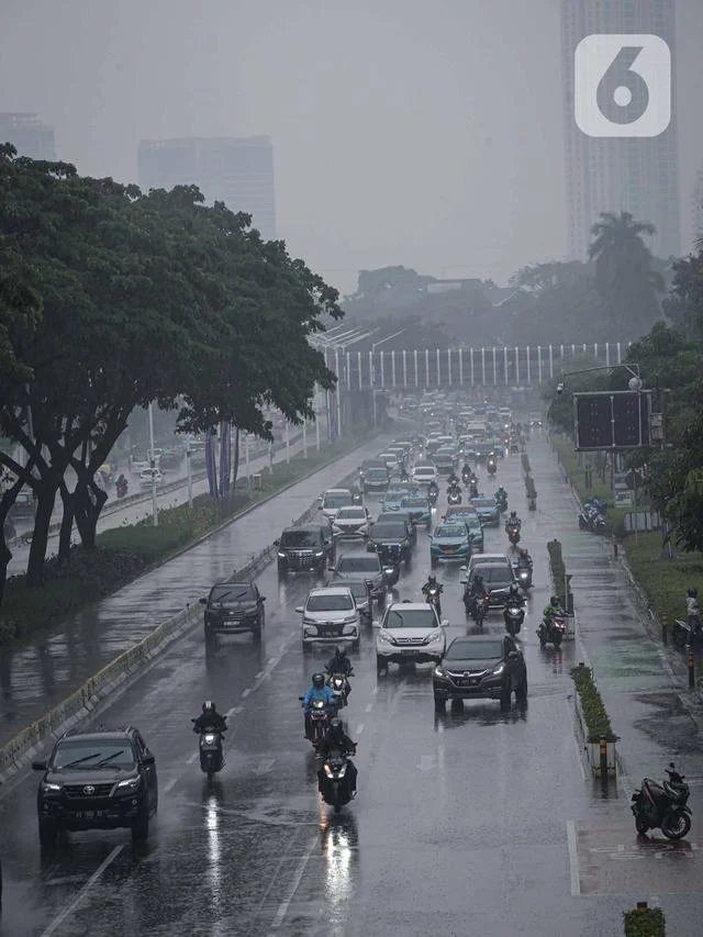 Cuaca Indonesia Hari Ini: Hujan Mengguyur Sebagian Wilayah Jakarta dan Kota Besar Lainnya
