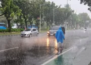 Cuaca Jakarta Hari Ini: Hujan Ringan dan Cerah Berawan