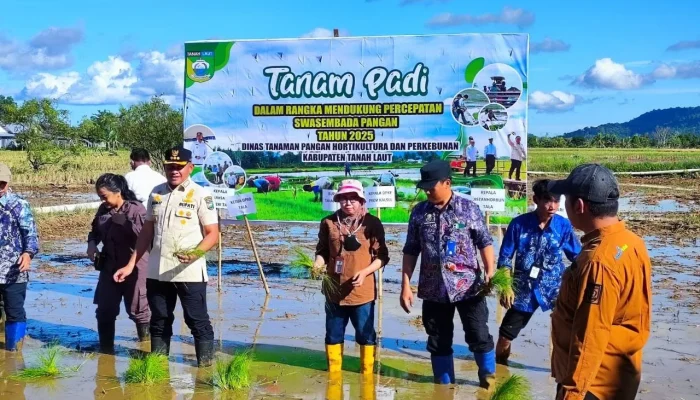 Danareksa Salurkan Kurban untuk 3.800 Keluarga, Perkuat Ketahanan Pangan dan Rantai Ekonomi Kerakyatan