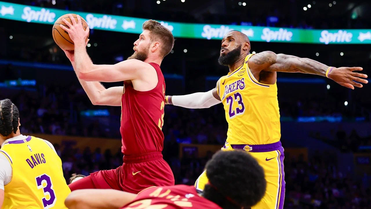 Dean Wade Menggebrak Playoff: Dari Peran Kunci Cavs hingga Sorotan Lakers