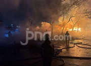 Dedi Mulyadi Desak Polisi Usut Tuntas Demo Ricuh Bandung, Sambil Bantu Pedagang Kios Terbakar