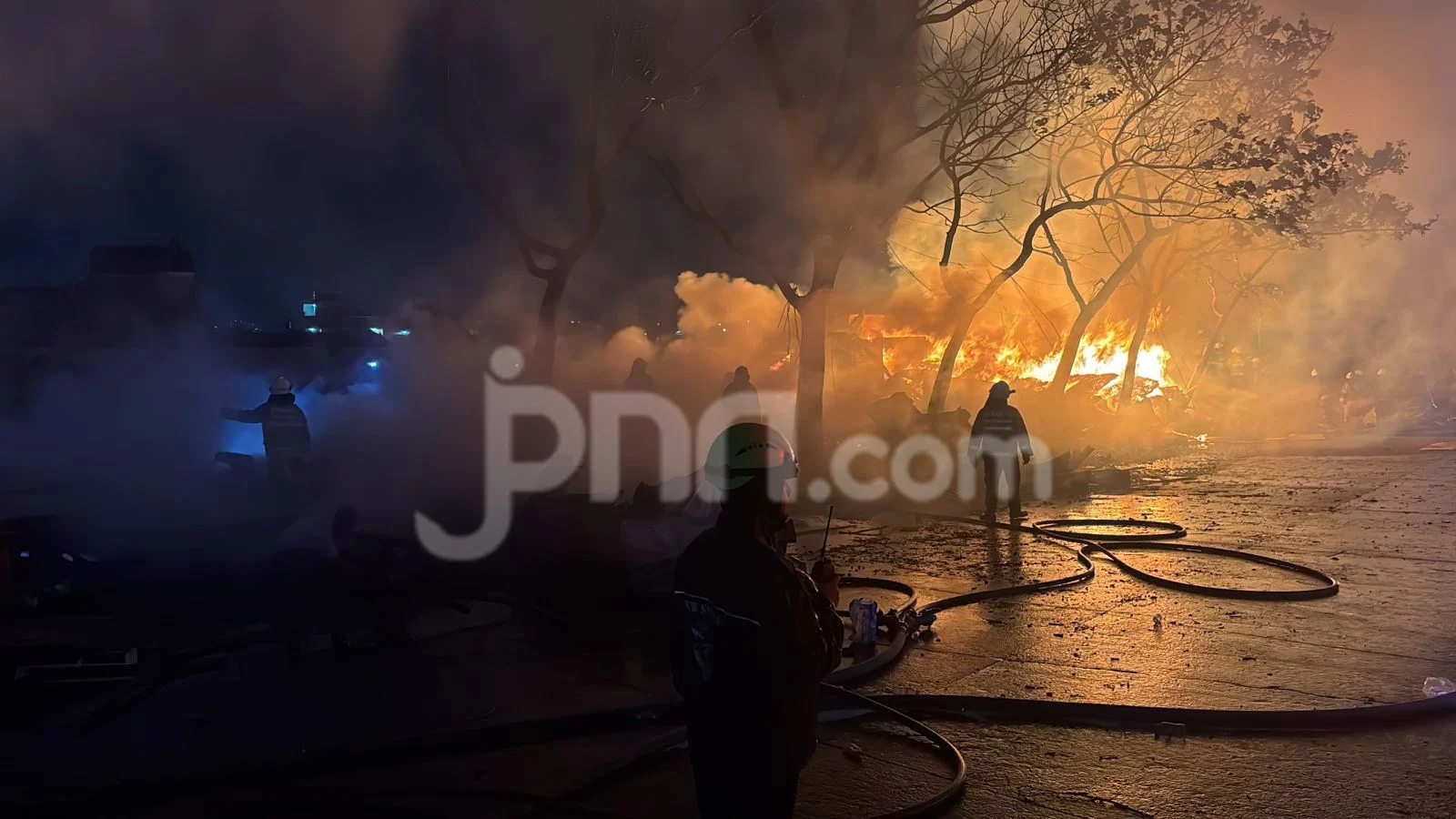 Dedi Mulyadi Desak Polisi Usut Tuntas Demo Ricuh Bandung, Sambil Bantu Pedagang Kios Terbakar