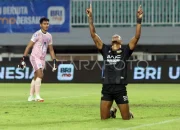 Dewa United Hancurkan PSBS Biak 5-0, Naik ke Posisi Empat di Klasemen Sementara