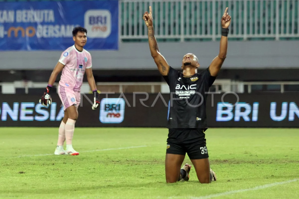 Dewa United Hancurkan PSBS Biak 5-0, Naik ke Posisi Empat di Klasemen Sementara