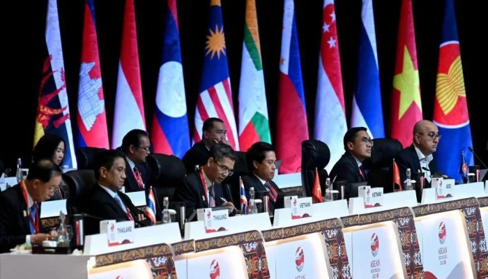 Diplomatik: Antara Konflik dan Kerja Sama